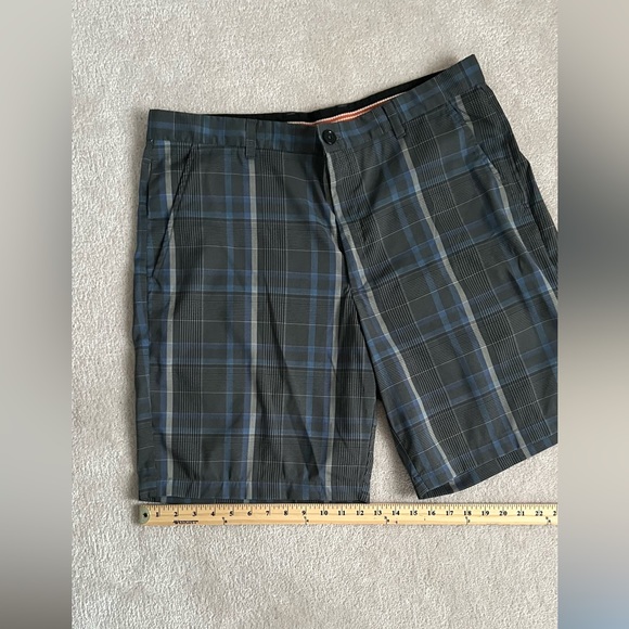 Greg Norman golf shorts - Picture 5 of 7